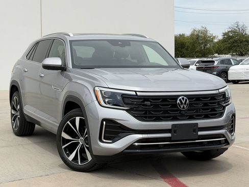 Used 2024 Volkswagen Atlas Cross Sport SEL Premium R-Line AWD/4WD image 2