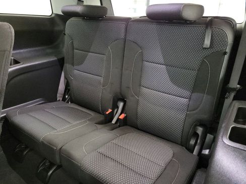 Certified 2023 GMC Acadia SLE w/ Driver Convenience Package FWD image 10