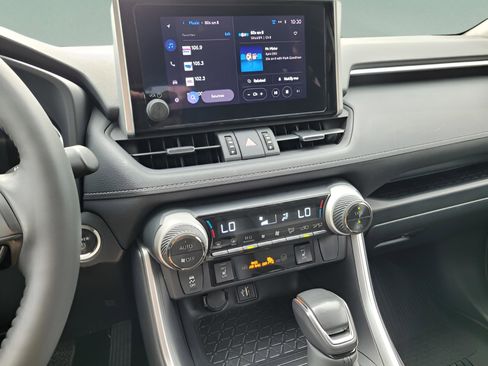 Used 2023 Toyota RAV4 XLE Premium image 40