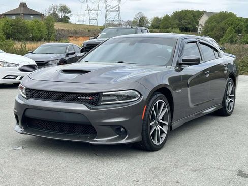 Used 2020 Dodge Charger R/T w/ Plus Group RWD image 6