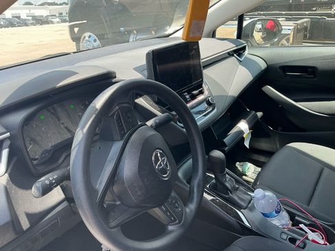Used 2025 Toyota Corolla LE w/ Convenience Package FWD image 6