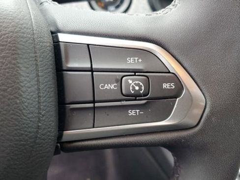 Certified 2024 Jeep Compass Latitude image 10