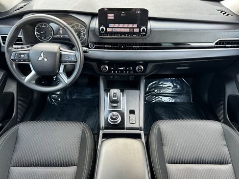 Used 2022 Mitsubishi Outlander ES image 15