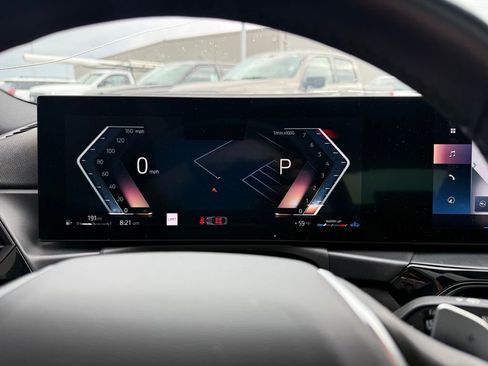 Used 2023 BMW 230i Coupe w/ Premium Package image 9