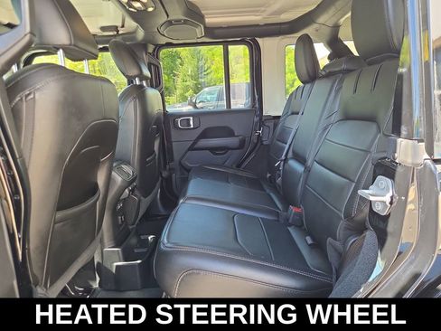 Used 2022 Jeep Wrangler Unlimited Sahara AWD/4WD image 15