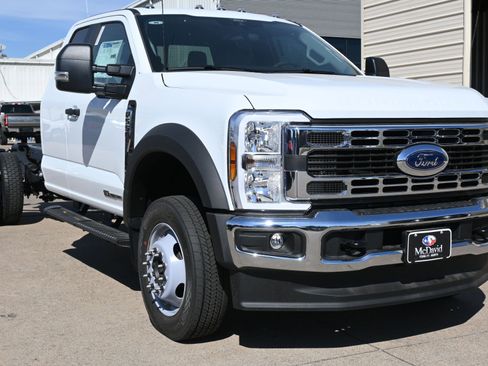 New 2026 Ford F550 4x4 Supercab Super Duty image 8
