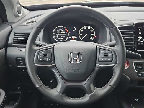 Certified 2025 Honda Ridgeline RTL image 11