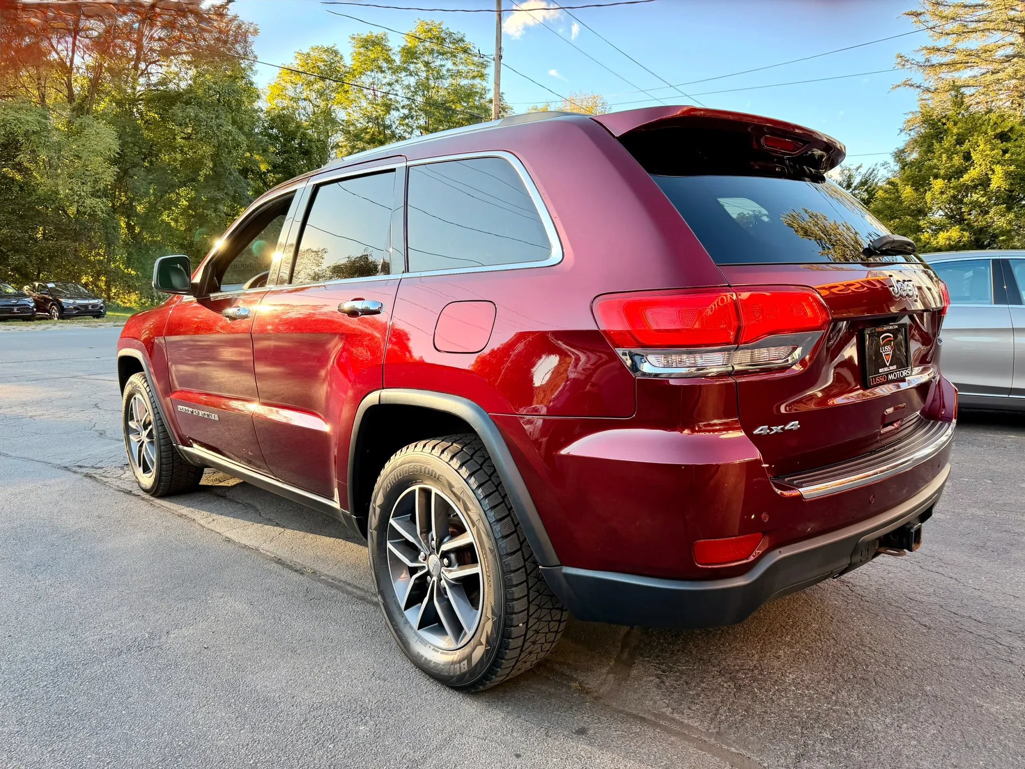 Used 2018 Jeep Grand Cherokee Limited AWD/4WD image 4