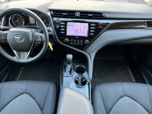 Used 2020 Toyota Camry LE FWD image 12