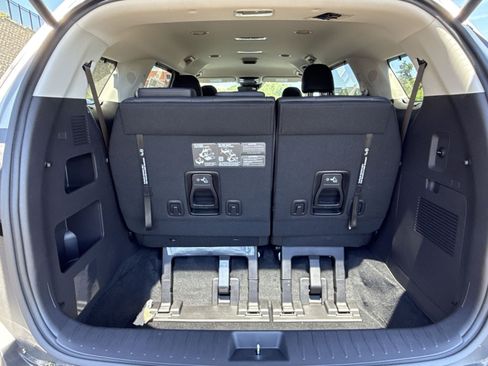 New 2026 Kia Carnival EX FWD image 45