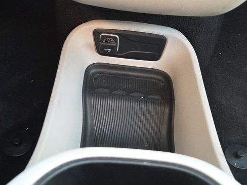Used 2023 Chrysler Pacifica Touring-L FWD image 37