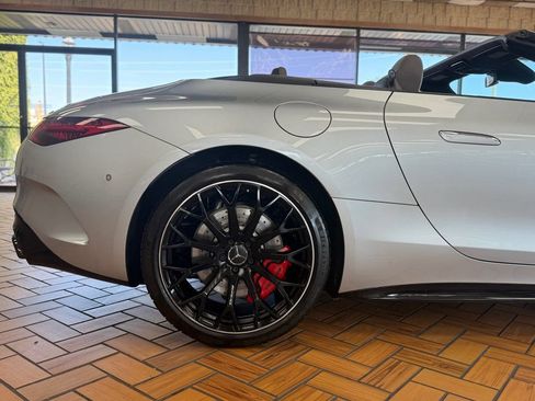 Used 2022 Mercedes-Benz SL 55 AMG 4MATIC image 11
