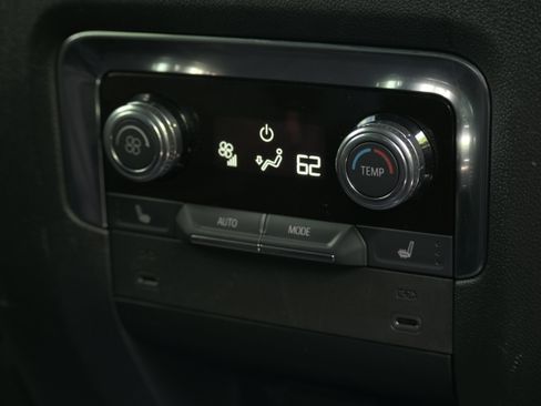 Used 2025 GMC Yukon Denali w/ Sun & Power Step Package RWD image 13