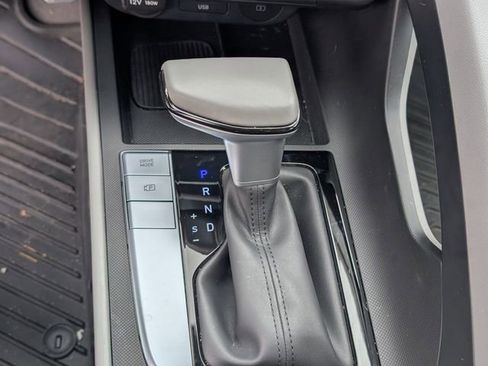 Certified 2025 Hyundai Elantra Sport image 19