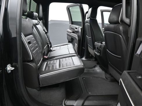 Used 2025 GMC Sierra 2500 AT4X image 22