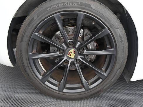 Used 2018 Porsche 718 Cayman w/ Sport Chrono Package RWD image 37