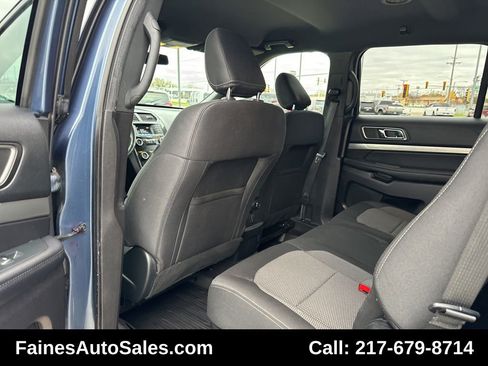 Used 2018 Ford Explorer XLT image 37