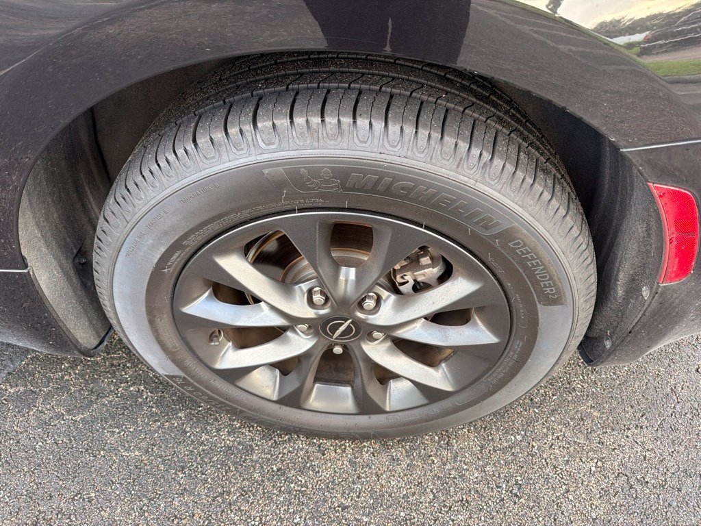 Used 2021 Chrysler Pacifica Touring-L w/ S Appearance Package FWD image 8