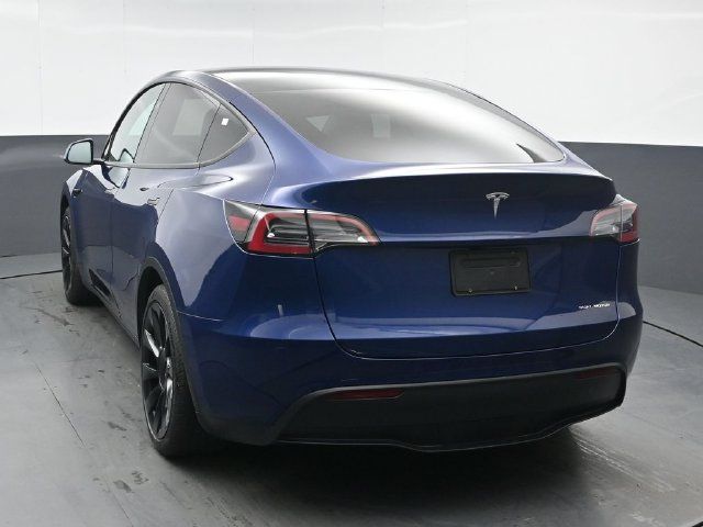 Used 2023 Tesla Model Y Long Range AWD/4WD image 3