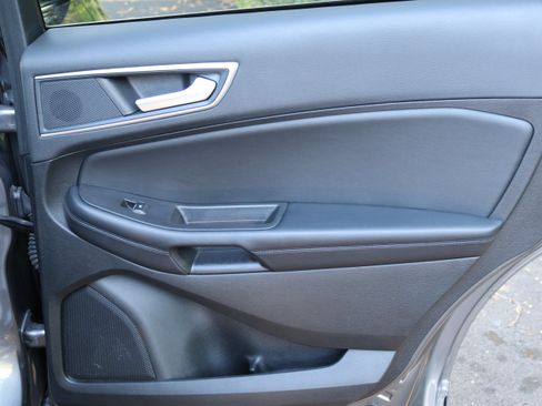 Used 2024 Ford Edge SEL AWD/4WD image 17