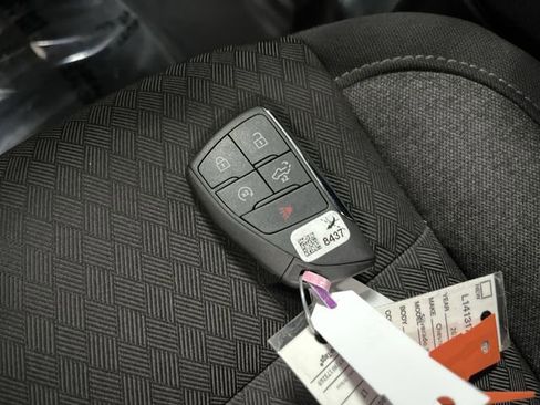 Used 2024 Chevrolet Silverado 3500 LT image 28