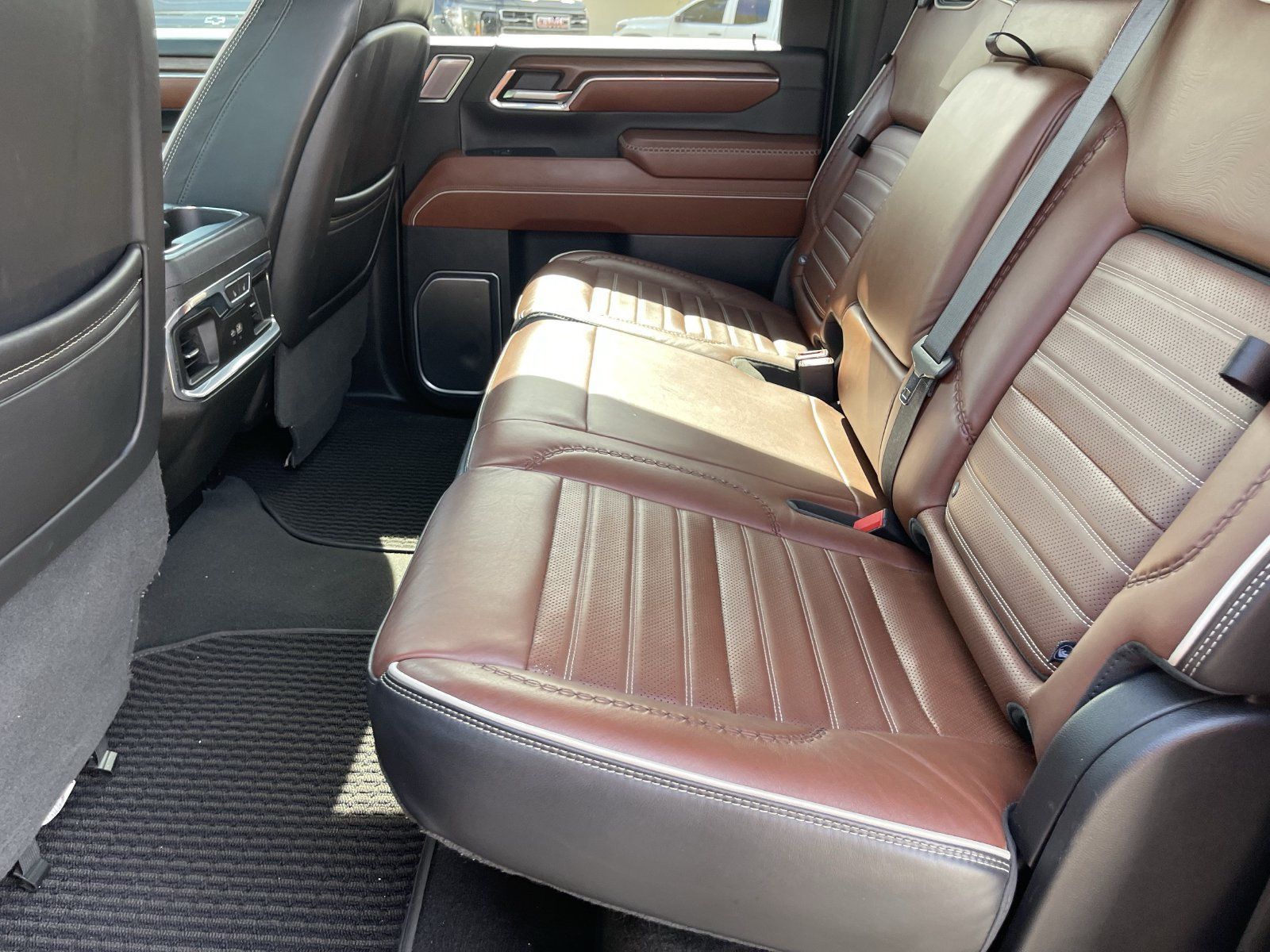 Used 2024 GMC Sierra 3500 Denali Ultimate AWD/4WD image 11