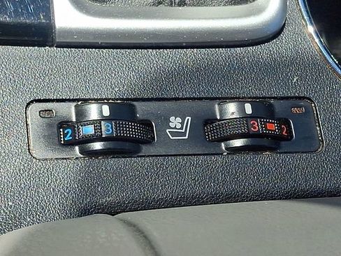 Used 2014 Toyota Highlander Limited AWD/4WD image 26