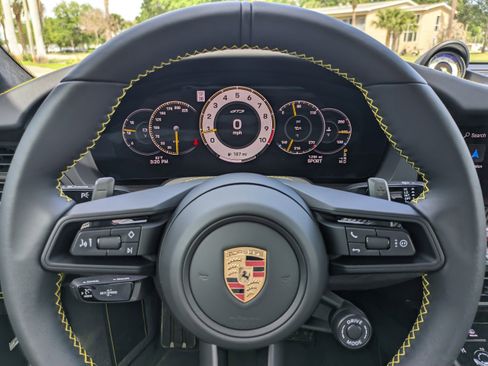 Used 2025 Porsche 911 GT3 RWD image 27