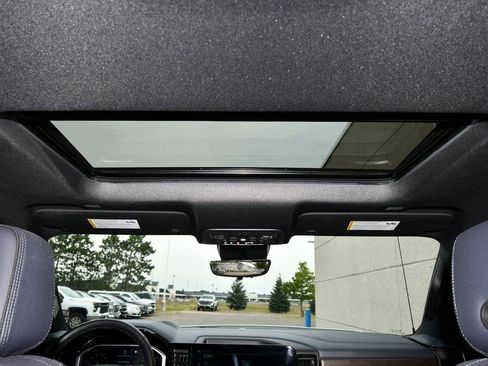 Used 2023 Chevrolet Silverado 1500 High Country w/ High Country Premium Package AWD/4WD image 16