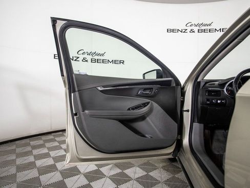 Used 2014 Chevrolet Impala LT w/ Convenience Package image 15