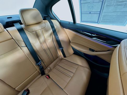 Used 2018 BMW 530i RWD image 14