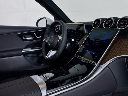 New 2026 Mercedes-Benz GLC 300 image 15