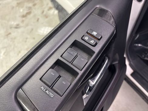 Used 2022 Toyota 4Runner TRD Off-Road image 18