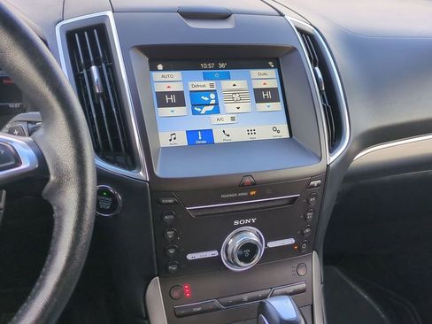 Used 2018 Ford Edge Titanium image 29