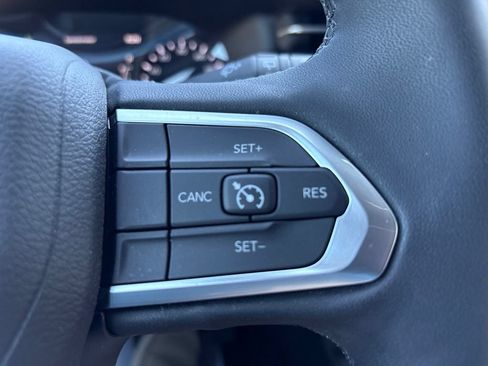 Used 2023 Jeep Compass Latitude w/ Convenience Group AWD/4WD image 26