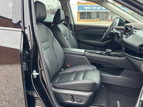 Used 2023 Nissan Rogue SL w/ SL Premium Package image 28