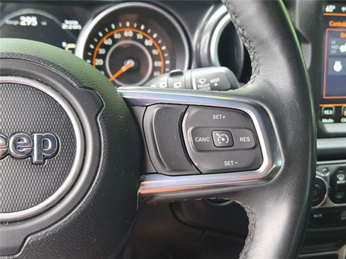 Used 2023 Jeep Wrangler Unlimited Sahara AWD/4WD image 31