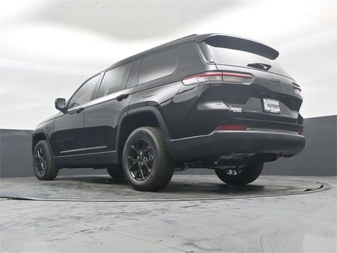 New 2025 Jeep Grand Cherokee L Altitude image 44