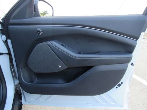 Used 2023 Ford Mustang Mach-E Premium image 22