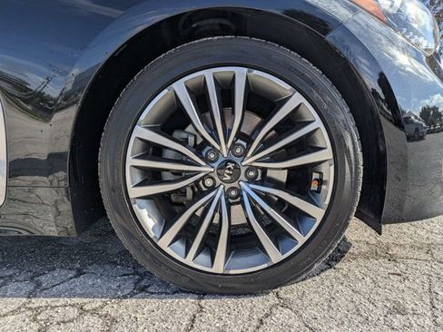 Used 2018 Kia Stinger Premium RWD image 10