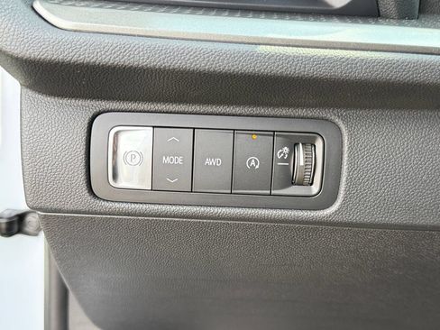 New 2026 Chevrolet Traverse LT w/ Sun and Wheel Package AWD/4WD image 23