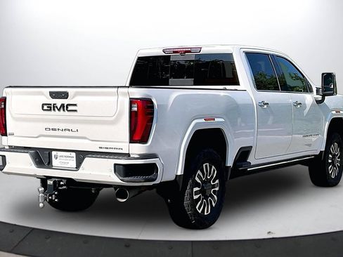 Used 2024 GMC Sierra 2500 Denali Ultimate AWD/4WD image 9