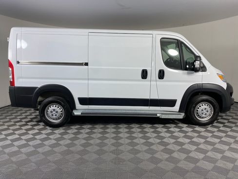 Used 2025 RAM ProMaster 2500 w/ U-Haul Equipment Group FWD image 8