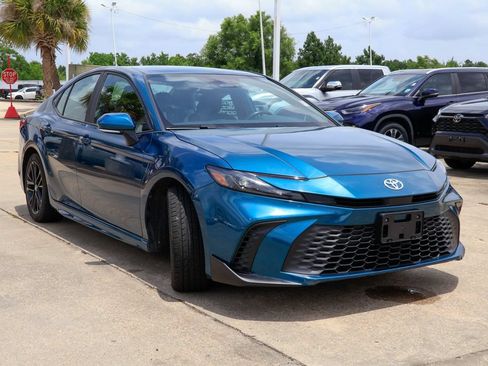 Used 2025 Toyota Camry SE FWD image 24