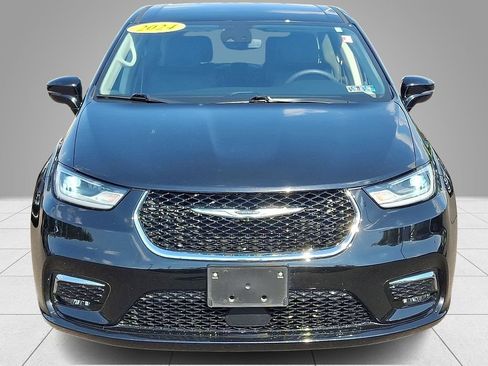 Used 2024 Chrysler Pacifica Limited FWD image 4