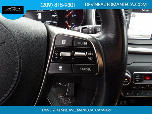 Used 2019 Kia Sorento SX image 22