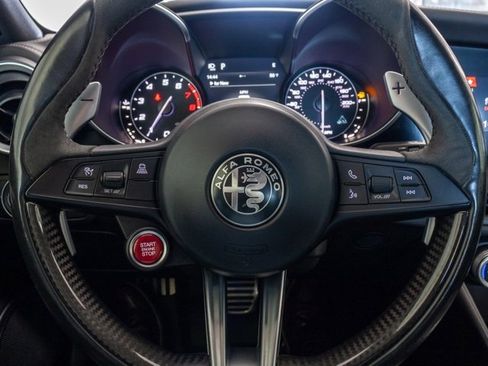 Used 2018 Alfa Romeo Giulia Quadrifoglio w/ Driver Assist Dynamic Package image 13