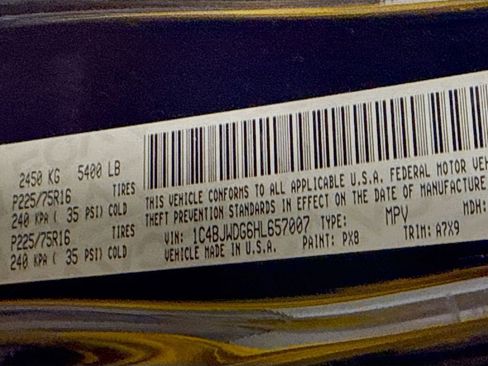 Used 2017 Jeep Wrangler Unlimited Sport w/ Connectivity Group image 18