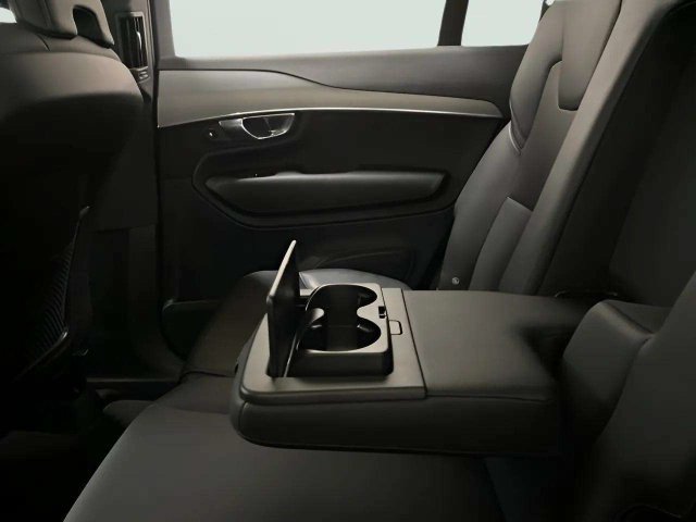 Used 2025 Volvo XC90 B5 Core AWD/4WD image 50