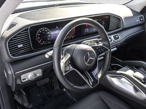 Certified 2025 Mercedes-Benz GLS 450 4MATIC image 10
